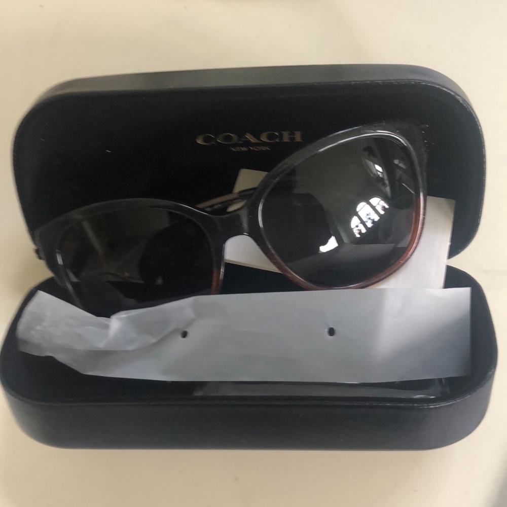 Coach - 57mm Square Sunglasses black amber - Picture 10 of 10